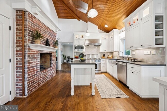 Photo - 6 Spring Hill Ct