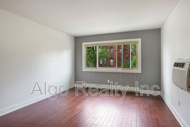 Photo - 729 E 16th St