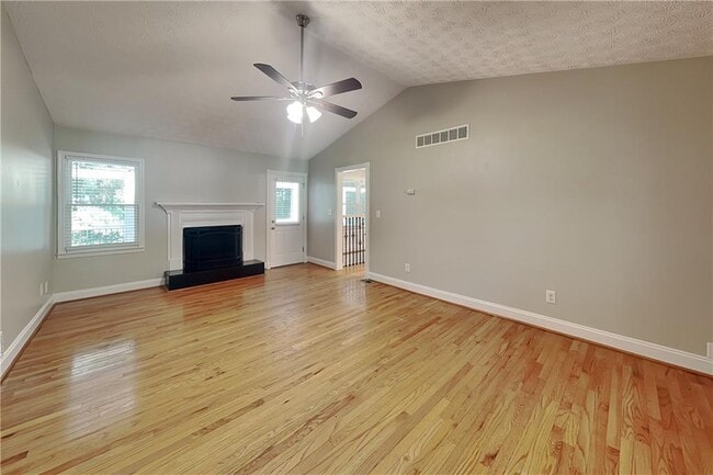 Photo - 804 Oak Trce