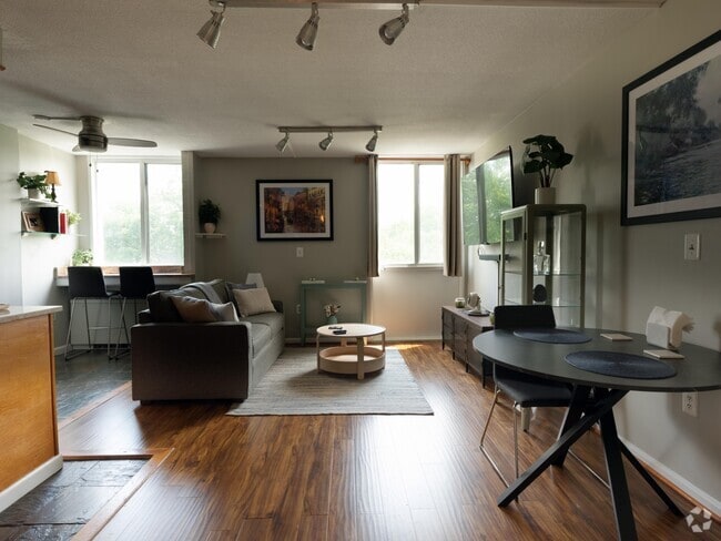 Building Photo - 4242 East West Hwy Unit 406 Rental