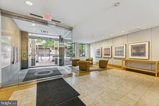 Building Photo - 1117 10th St NW Unit 303