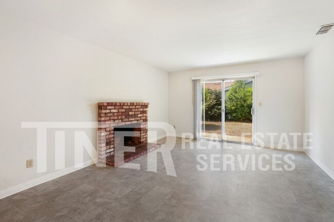 Photo - 3000 Nikol St