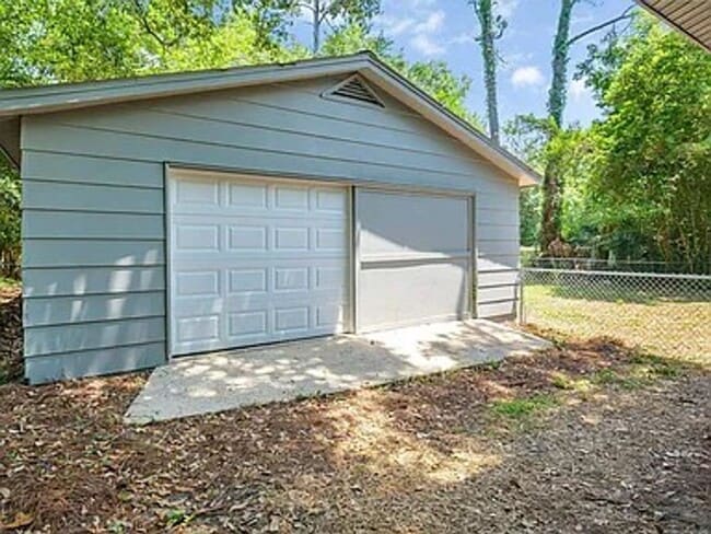 Photo - 2204 Berkshire Dr