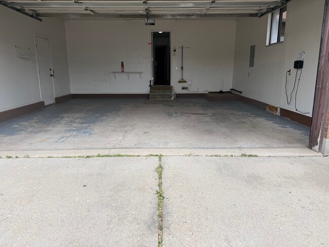 Photo - 2863 W 4375 S