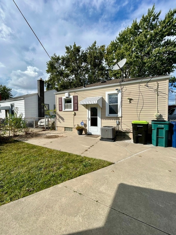 Photo - 1369 New York Ave