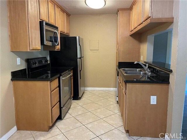 Photo - 1345 Cabrillo Park Dr Unidad M15