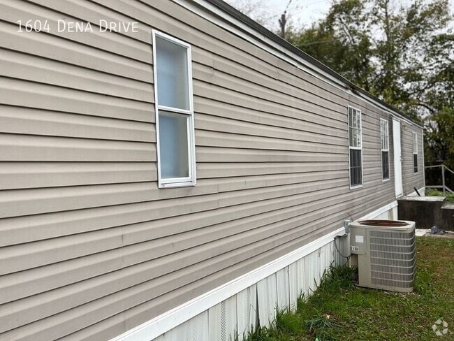 Building Photo - 1604 Dena Dr Rental