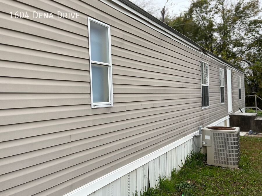 Photo - 1604 Dena Dr House