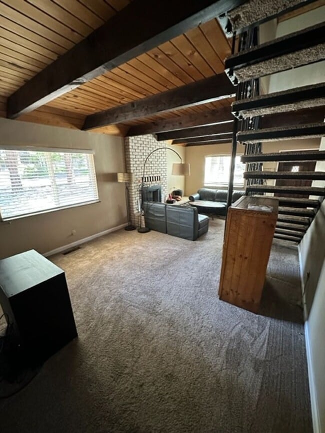 Photo - Lovely 5Bd pet friendly home available for rent now!! Home is ready for a long term renter! Call ...