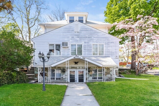 Building Photo - 400 W Bridge St Unit A