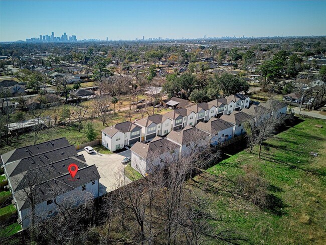 Photo - 8014 Huntington Spgs Ln