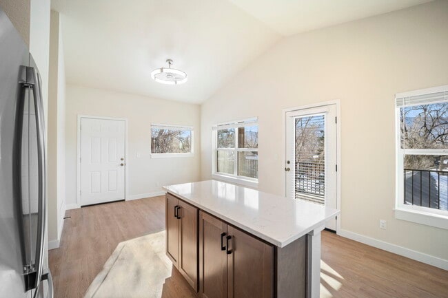 Photo - 824 E Moreno Ave