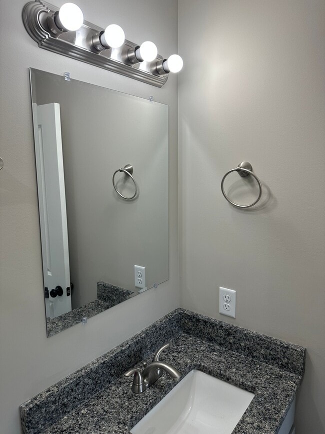 924 S Main St Unit 1