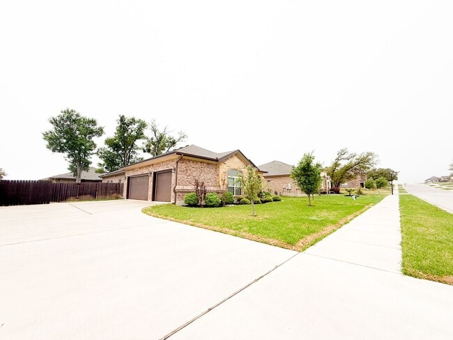 Photo - Beautiful 4 bedroom, 2.5 bath, 3 car garag...