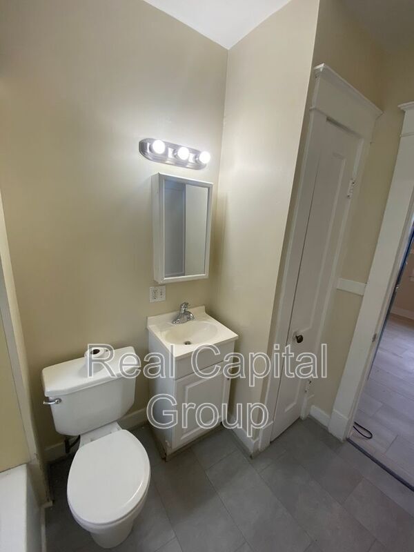 Photo - 245 Adams St Unidad Upper