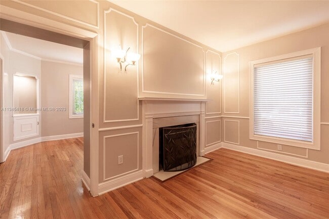 Photo - 1350 Mendavia Ave