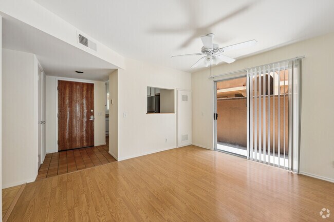 2BR, 2BA - 1000SF - Dining Room