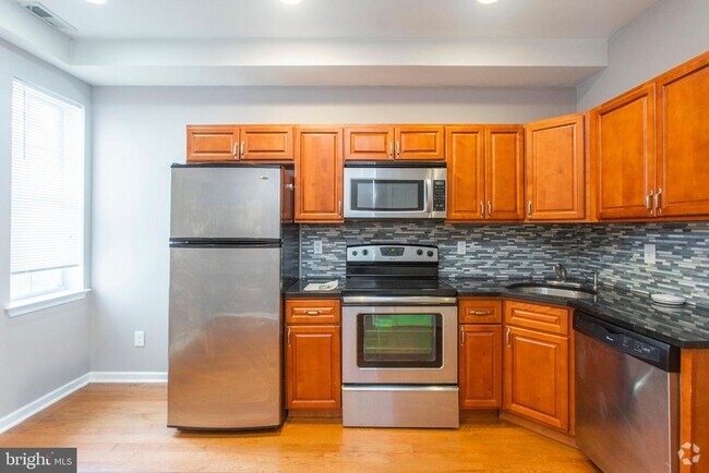 Building Photo - 1835 Willington St Unit 1 Rental