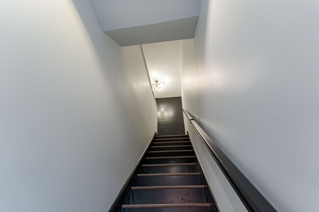 Photo - 21 E Cross Main St Unidad TNR APARTMENT