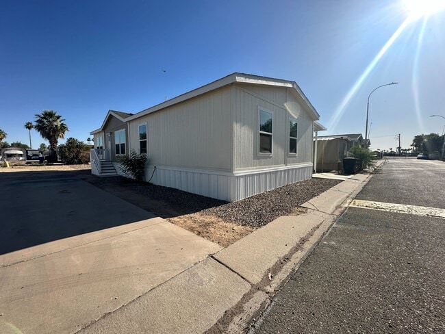 Photo - 2060 N Center St