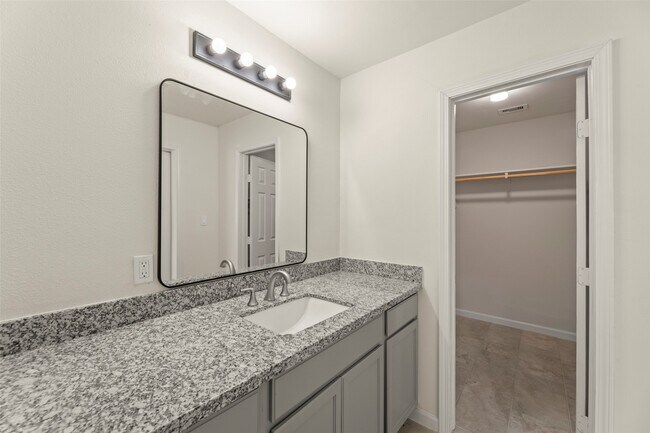 Photo - 22019 Kenchester Dr