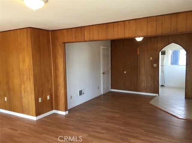 2435 Lakeshore Blvd