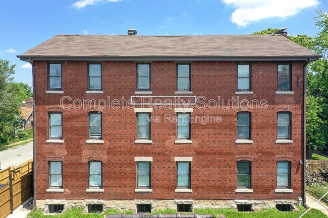 Photo - 3661 S Broadway Unidad 1st Floor A
