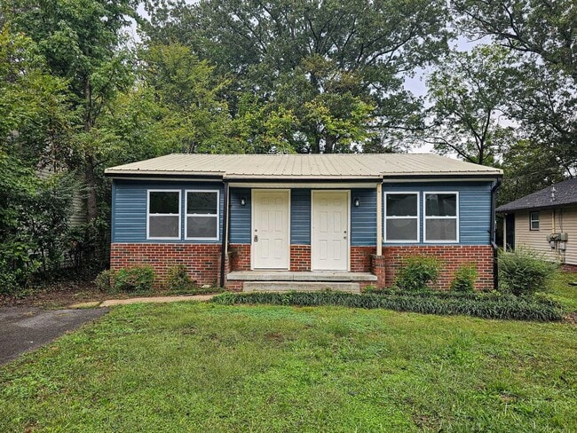 Building Photo - 105 S Howell Ave Unit 105 S Howell Ave Apt B