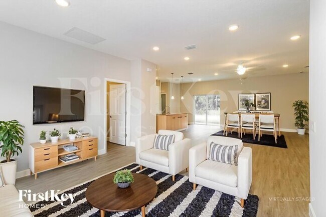 Photo - 437 Larino Rd SW House