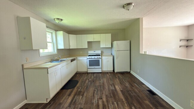 Photo - 111 E 3rd St