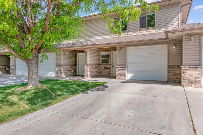 Photo - Spacious Multi-Level Townhome in Brookwillow