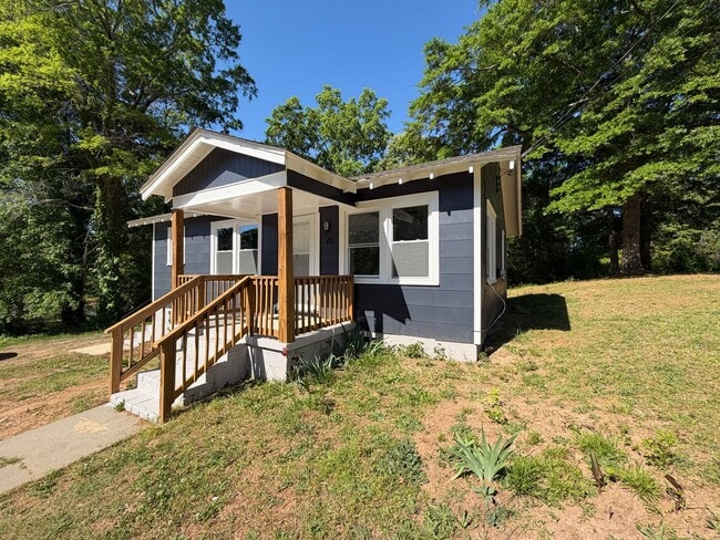 Building Photo - Renovated 2/1 House in North Rome- $1,095