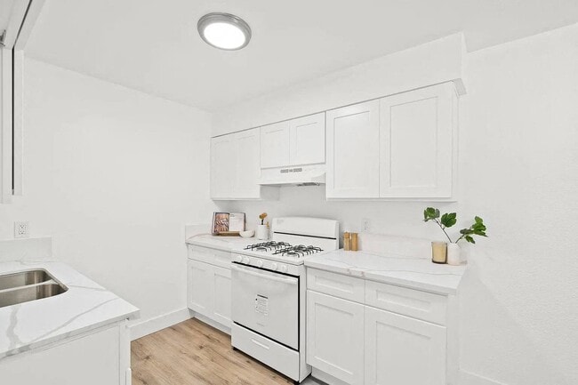 Photo - 1500-1794 E. Kay St. (1515 Rosecrans)