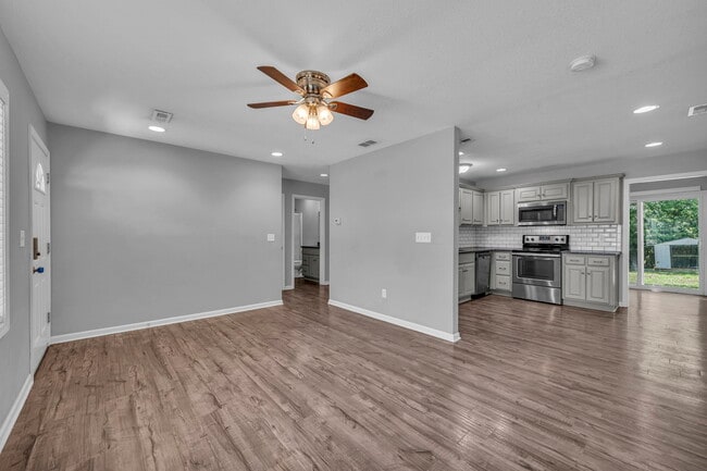 Photo - 3210 Francis Pl