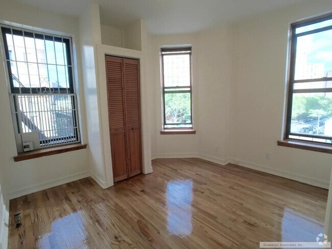 Building Photo - 122 La Salle St Rental
