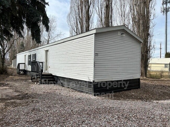 Photo - 111 S Cedar Dr House