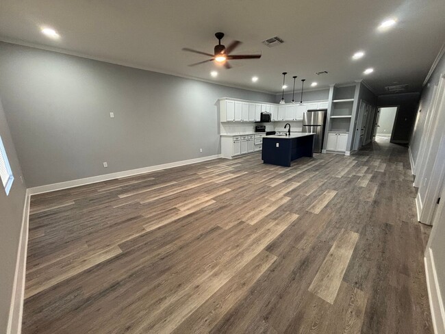 Photo - 5 bedrooms!! Remodeled top to bottom!