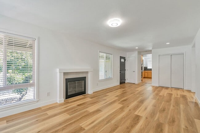 2125 Walnut Grove Ave