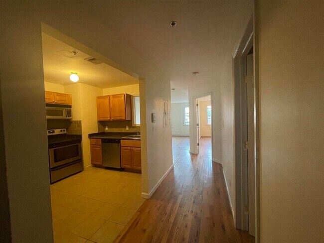 Photo - 836 Broadway Unit 2R