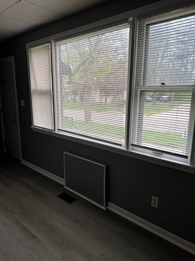 Photo - 233 N Chestnut St