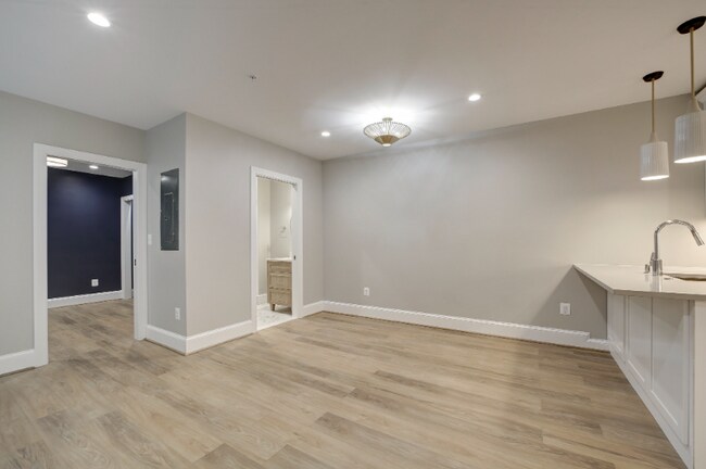 Photo - 1512 Gales St NE