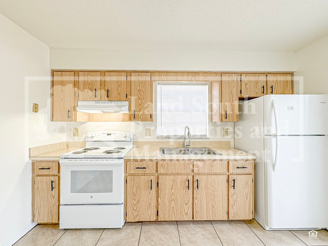 Photo - 5816 Charlton Dr