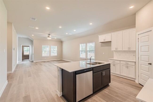 Photo - 4702 Deadwood Dr