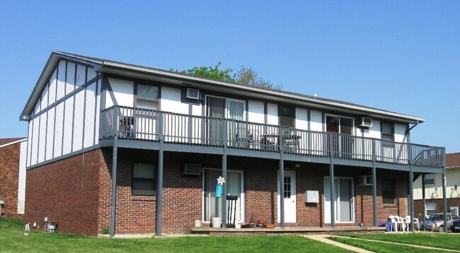 Building Photo - 1007 Charlotte Dr Rental