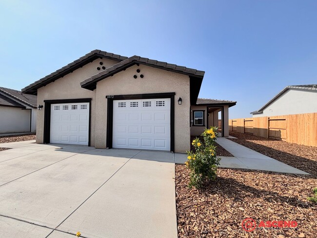 Building Photo - 6012 Curvy Hills Dr Unit 6012 Curvy Hills Dr #A