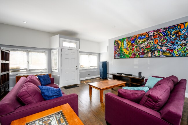 Photo - 1646 W Blackhawk St