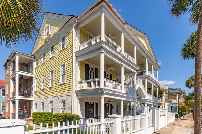 Photo - Spacious Three Bedroom Apartment on Calhou...