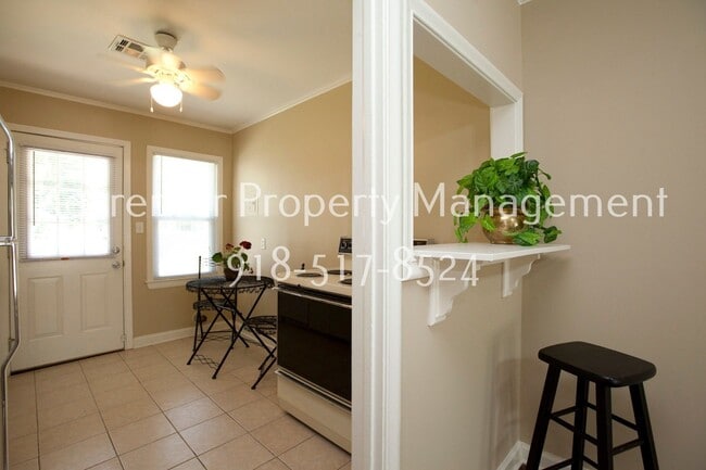 Photo - Stunning 2 Bed 1 Bath Home on Quiet Street: NO PETS!