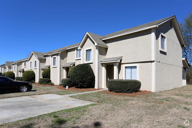 Building Photo - Hampton Townhomes