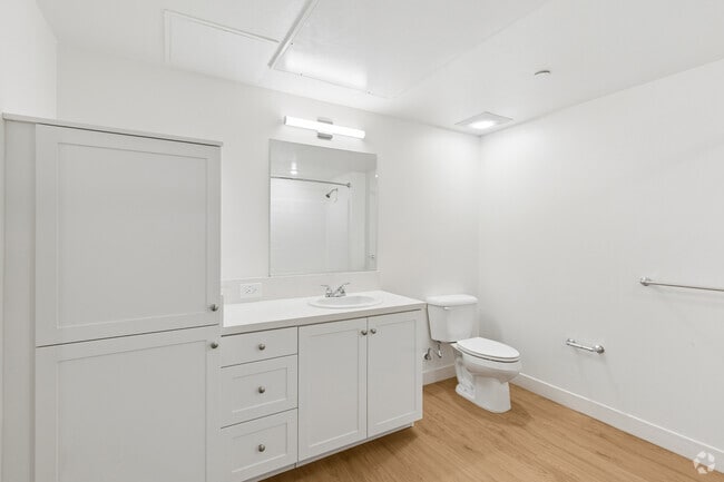 2BR, 1BA - 789-892SF - Secondary Bathroom